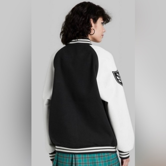 WILD FABLE BLACK &WHITE WOMEN VARSITY JACKET IN SIZE SMALL snaps closure - Picture 2 of 8